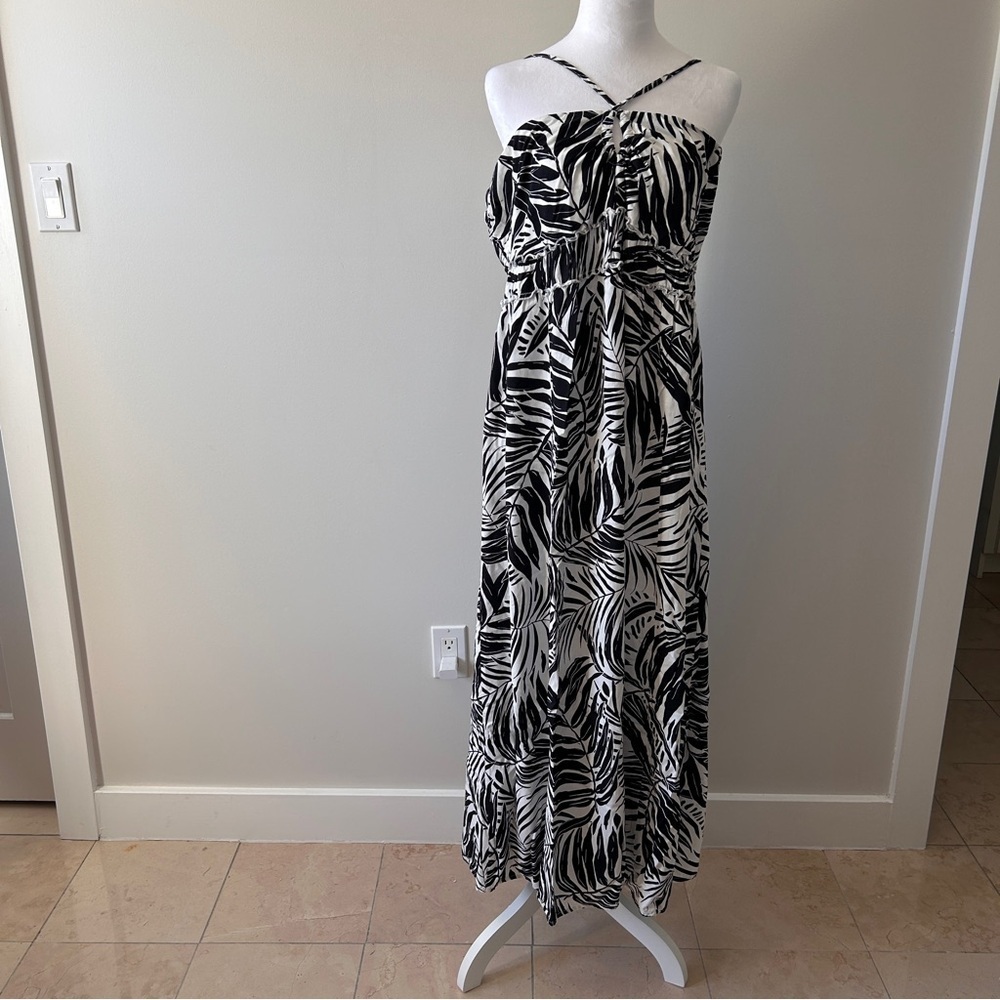 Maxi Dress Women’s XL Black White Leaf Print Ruched Back